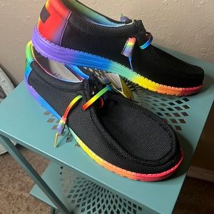Hey Dudes Men’s NWT Size 12 Pride collection